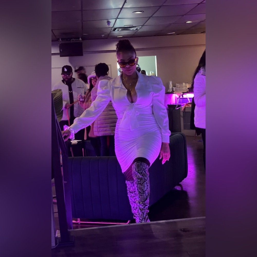 Meet your Posher, Tray